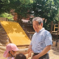 園長　井須尚紀