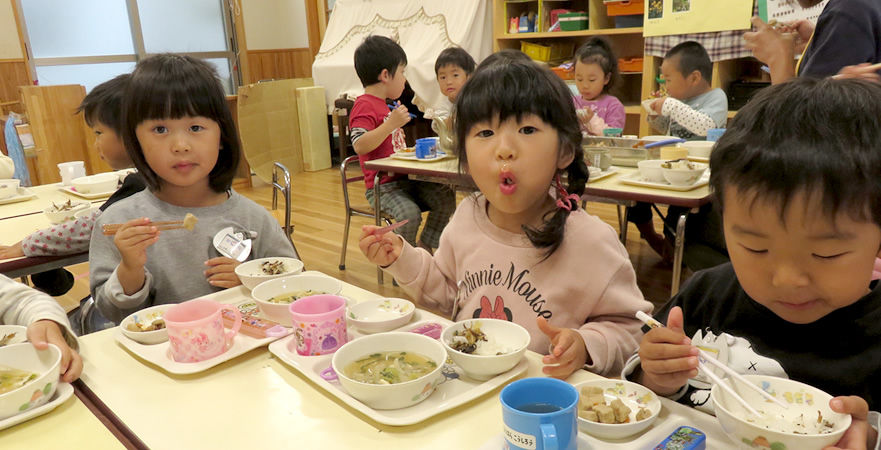 給食