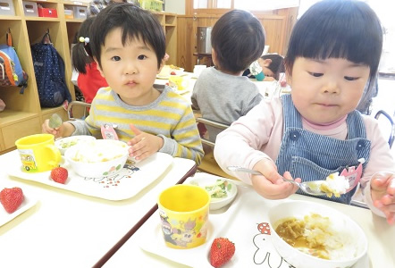 給食配膳の準備