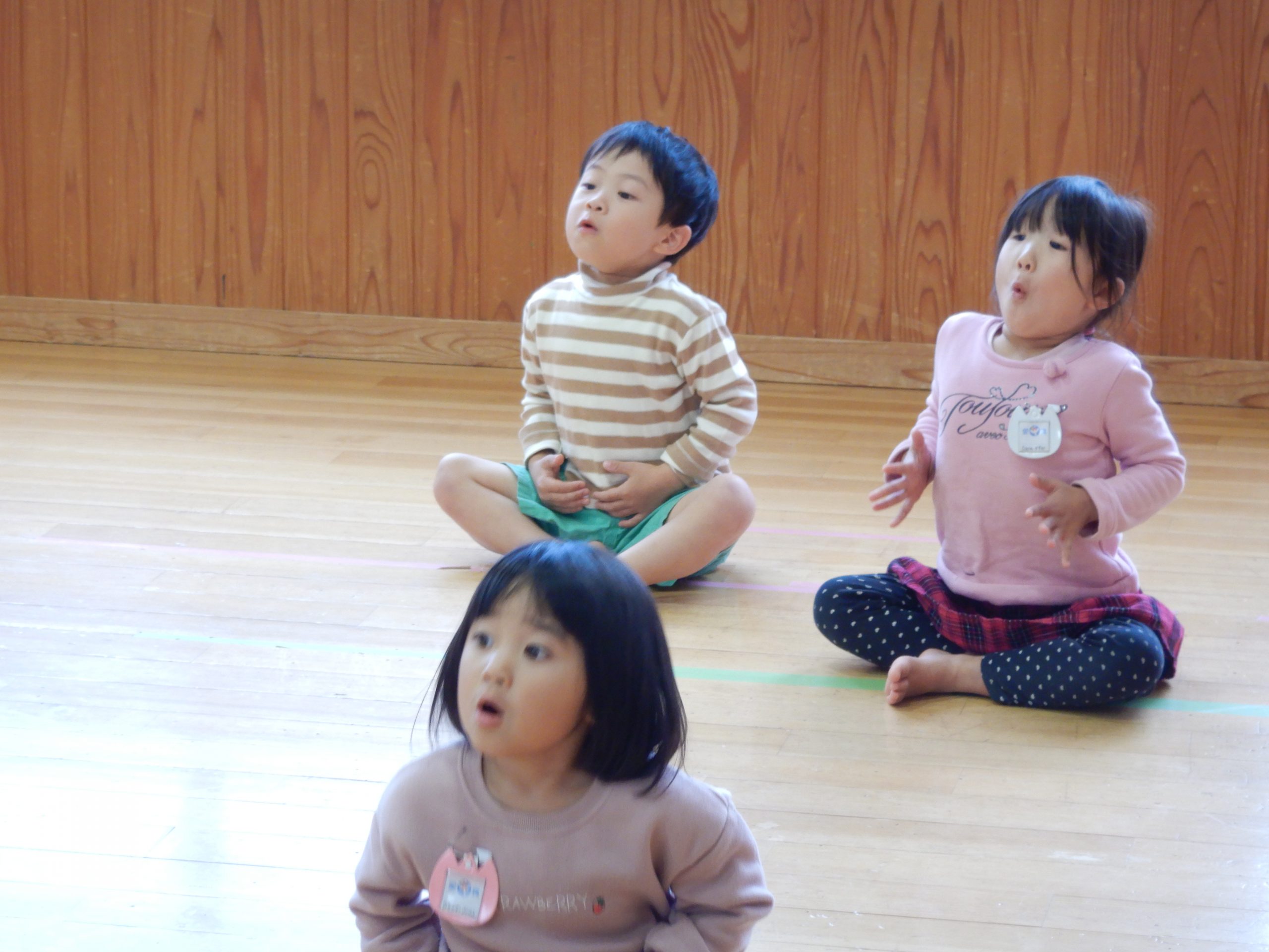 みんなでたのしくヨガ！