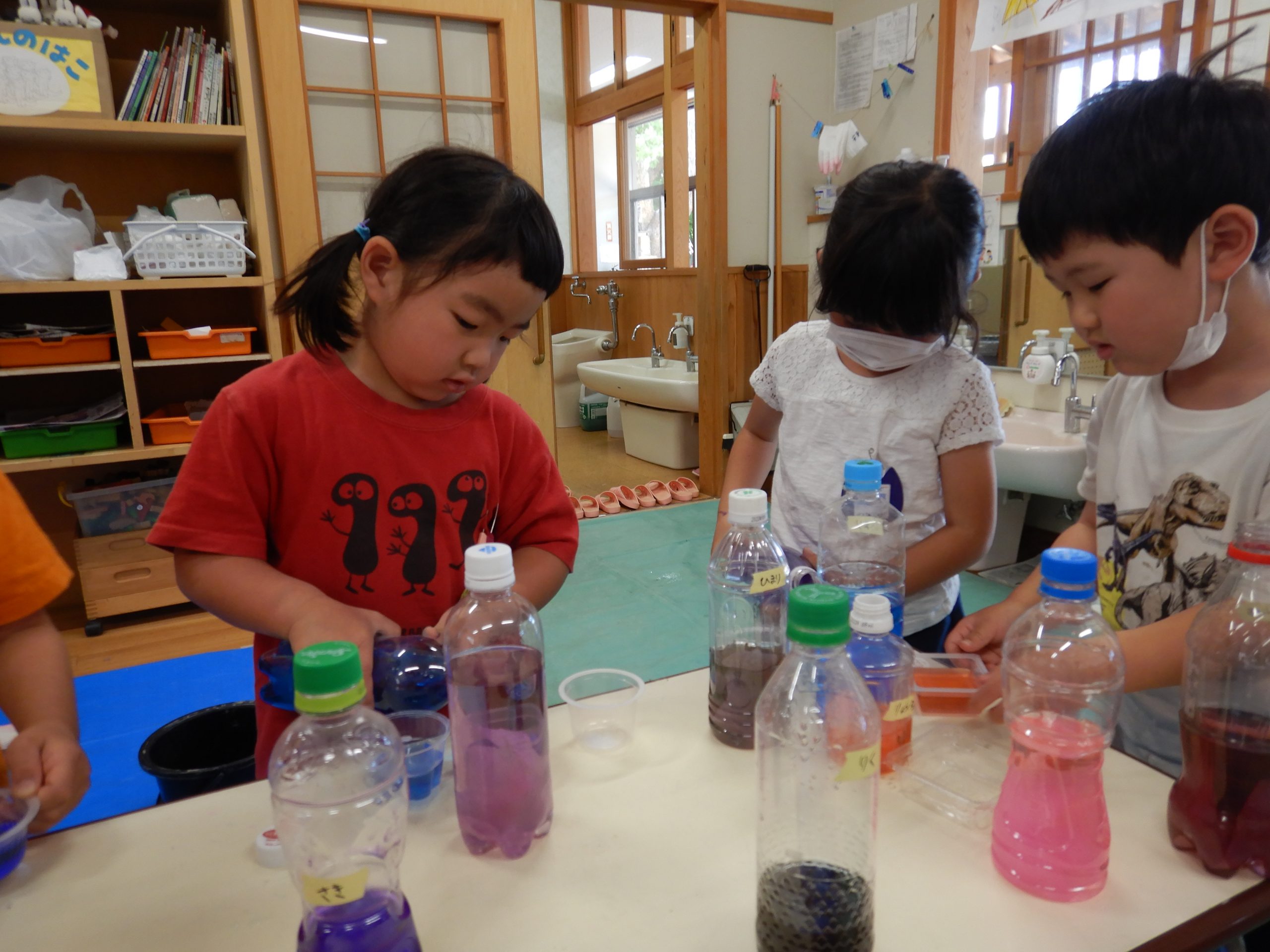 色水遊びをしたよ！（年中組）