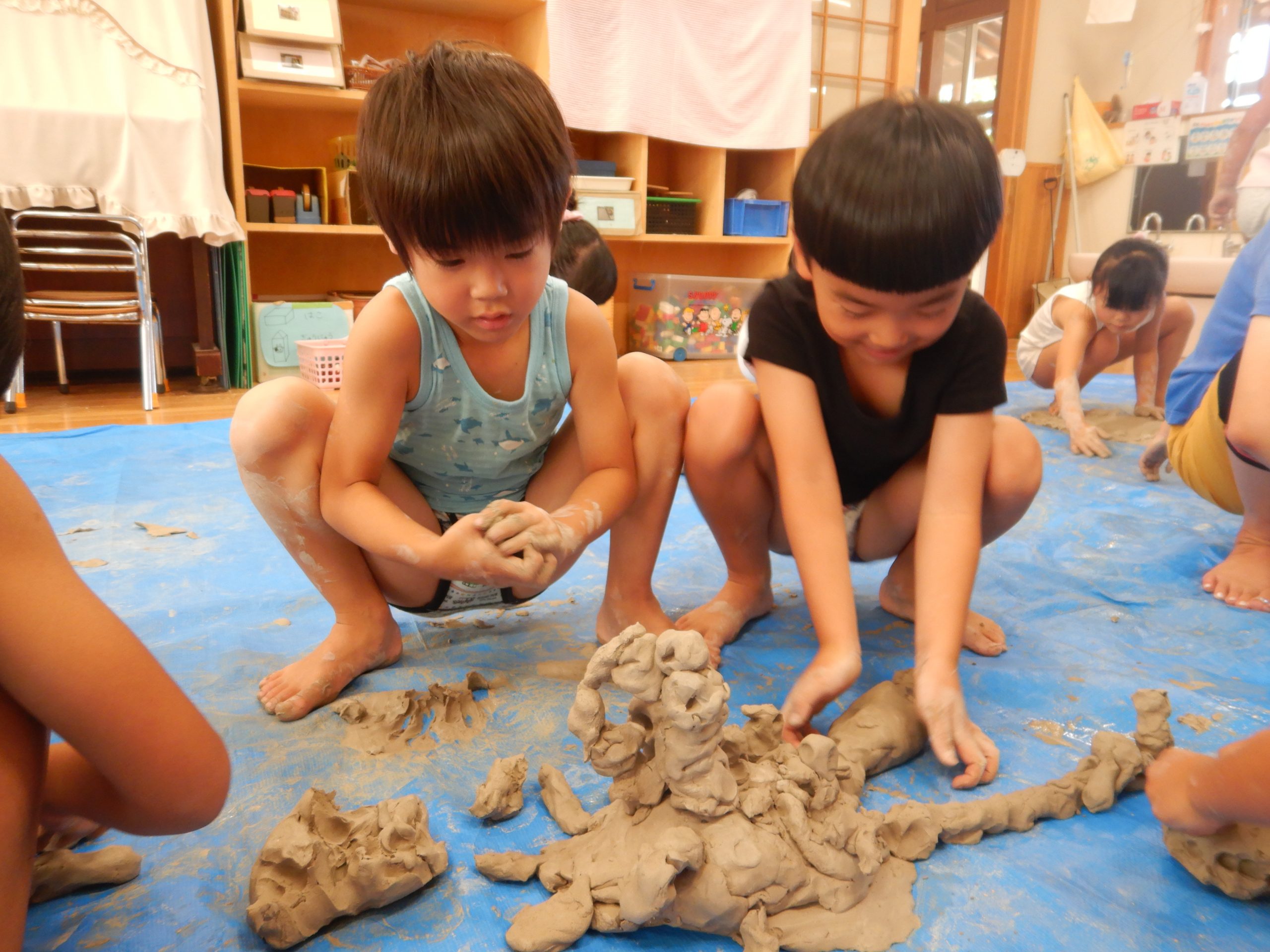 土ねんどであそんだよ～！！